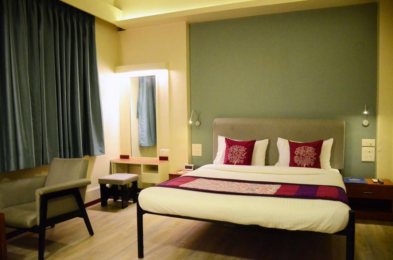 Oyo 6429 Hotel Pearl Púna Kültér fotó