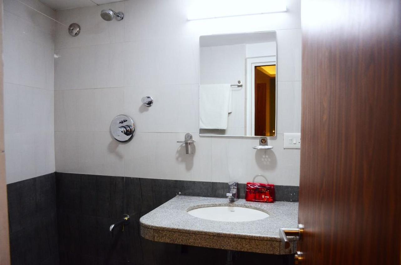 Oyo 6429 Hotel Pearl Púna Kültér fotó