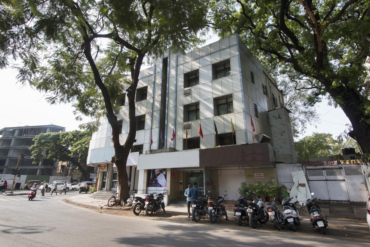Oyo 6429 Hotel Pearl Púna Kültér fotó